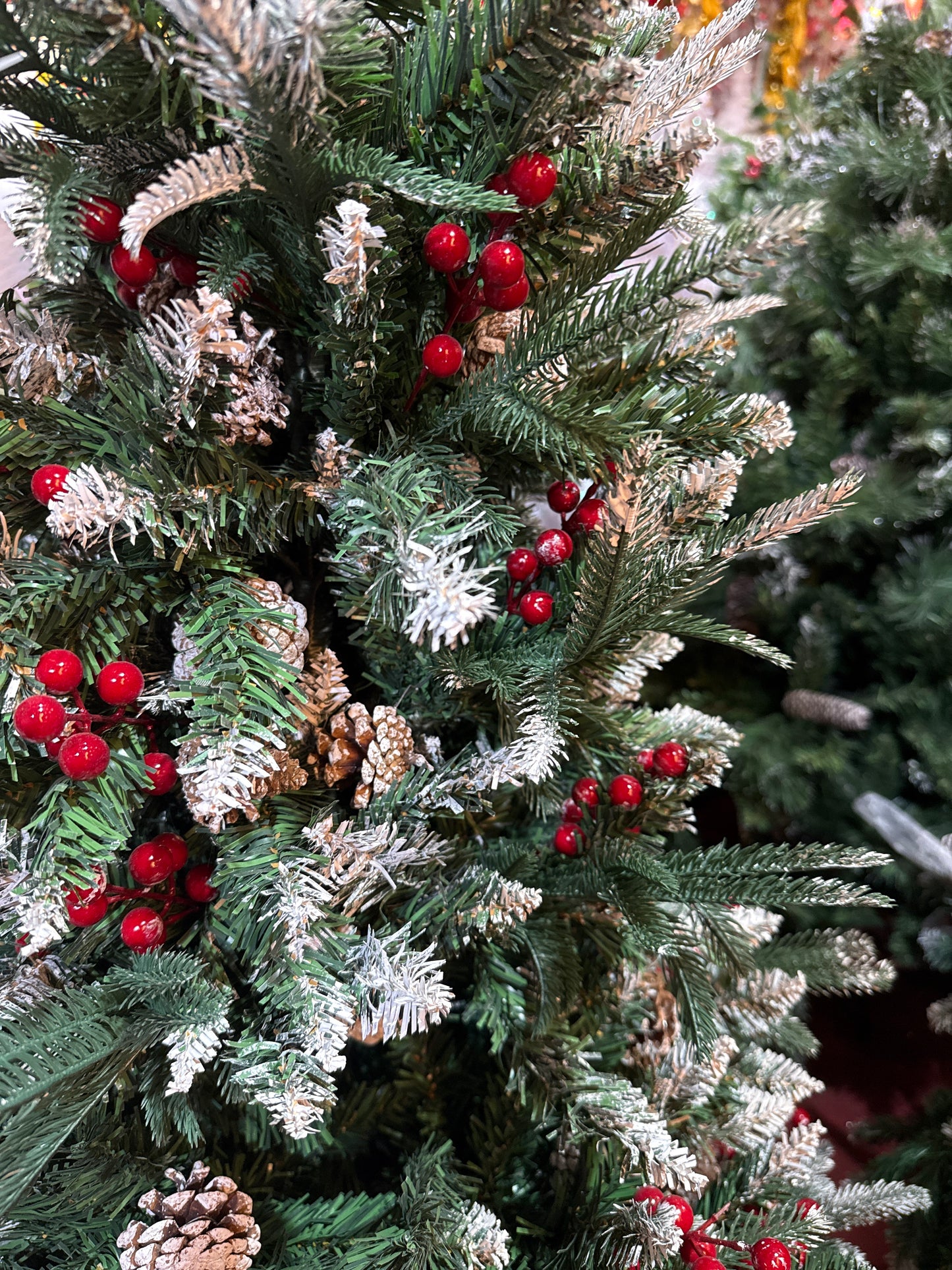 SNOW TIPPED CHRISTMAS TREE WITH PINES AND CHERRIES 120 CM 450 TIPS UKH-29-29-0825-98