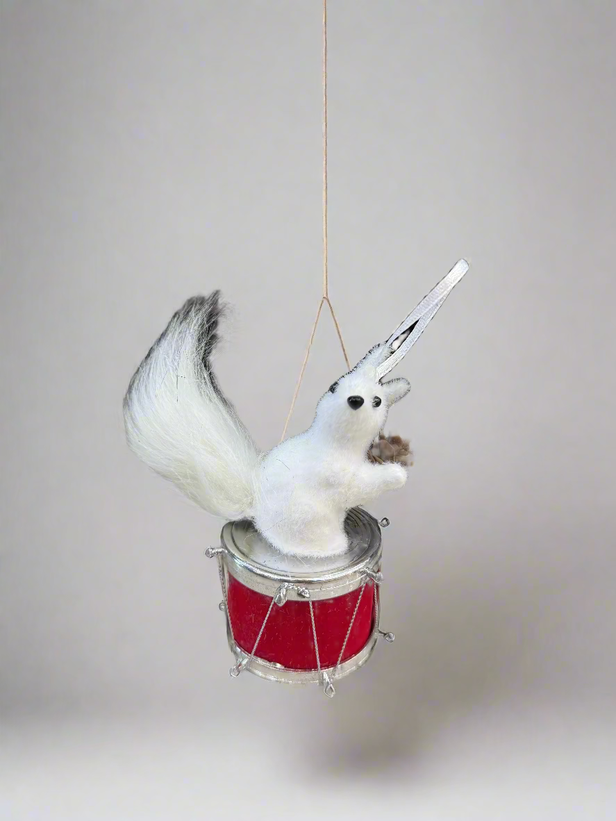 RACOON ON DRUMS TREE HANGING DECOR 2 STYLES UKH-9-11-0825-47