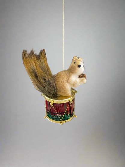 RACOON ON DRUMS TREE HANGING DECOR 2 STYLES UKH-9-11-0825-47