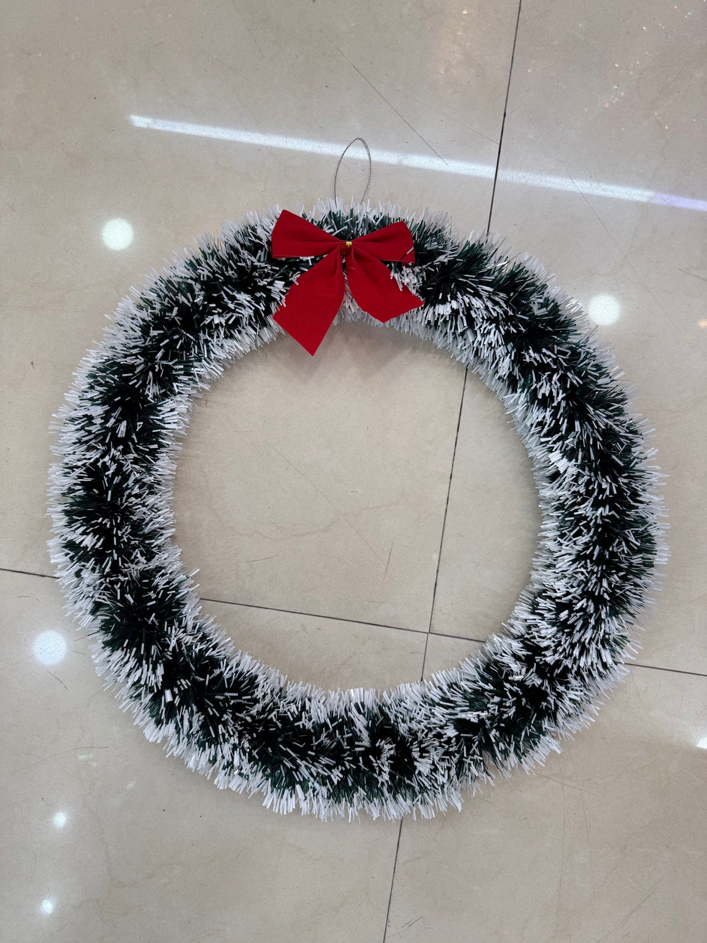 WREATH 40CM UKH-24-8